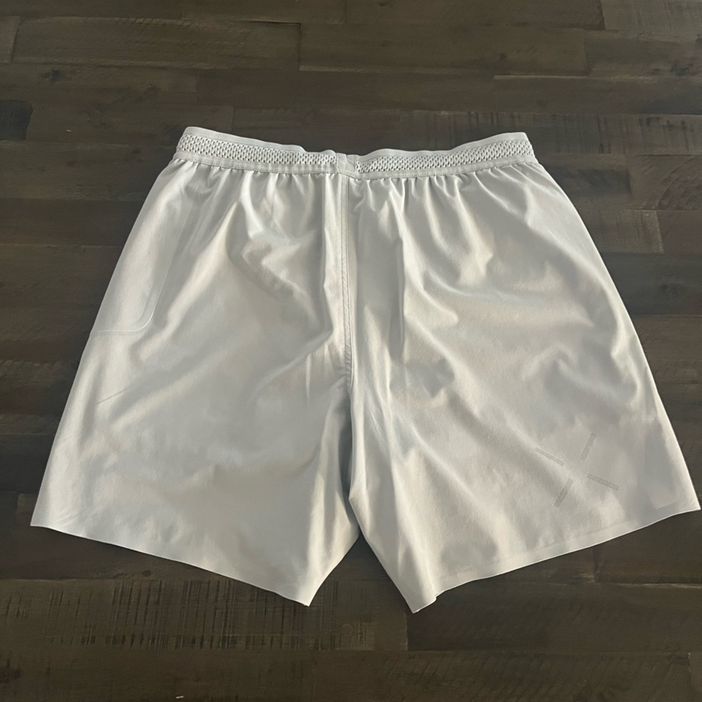 MENS TEN THOUSAND SESSION SHORTS - Picture 2 of 7